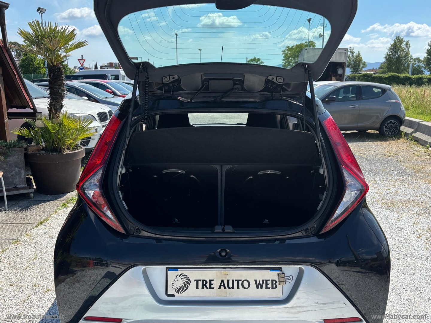 Aygo Connect 1.0 VVT-i 72 CV 5p. x-cool - immagine 15