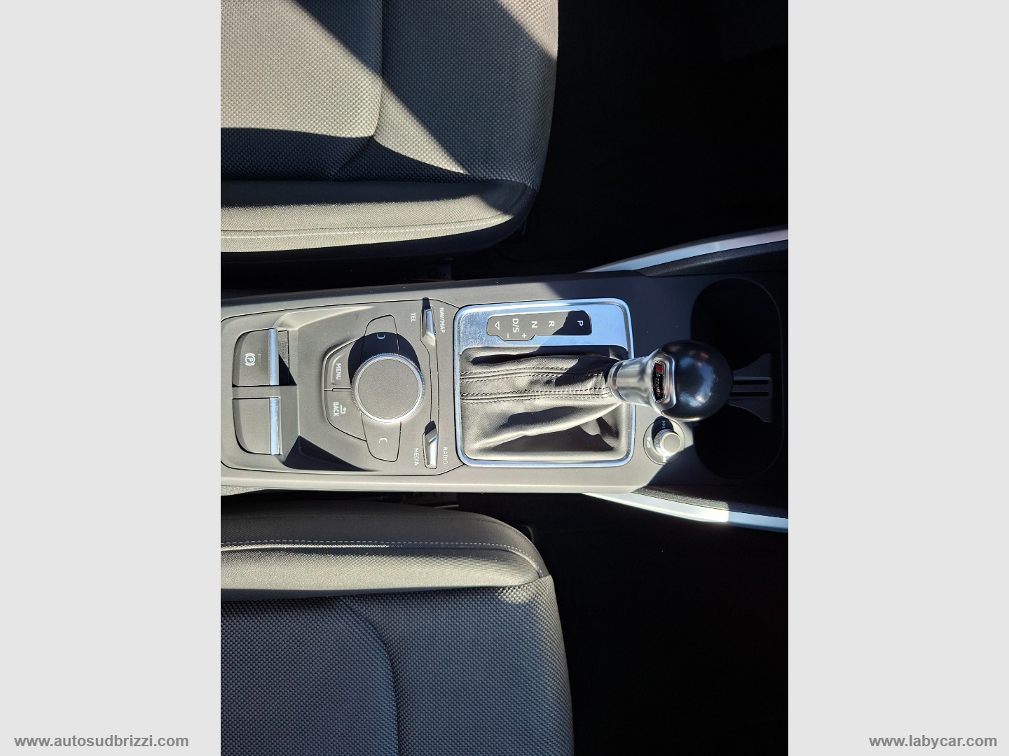 Q2 30 TDI S tronic Identity Black - immagine 15