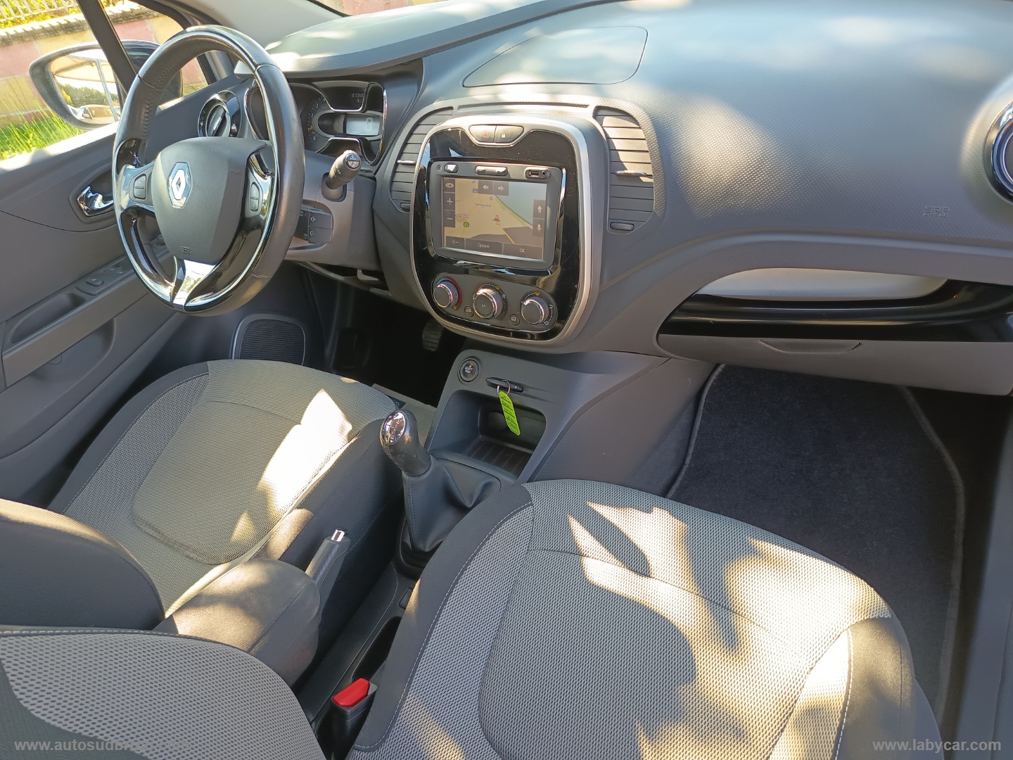 Captur 1.5 dCi 8V 90 CV S&S Live NAVI - immagine 15