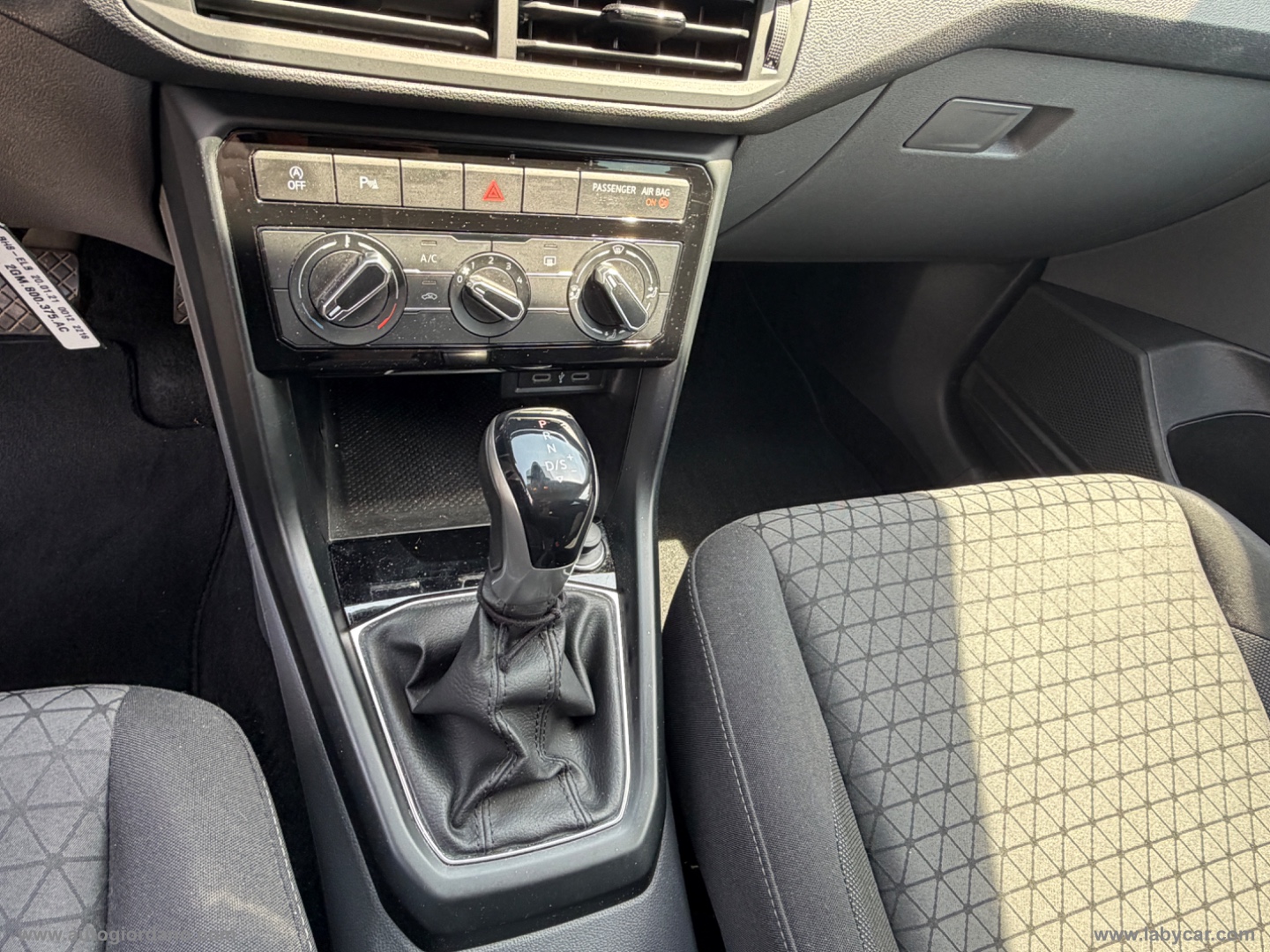 T-Cross 1.0 TSI 110 CV DSG Advanced - immagine 15