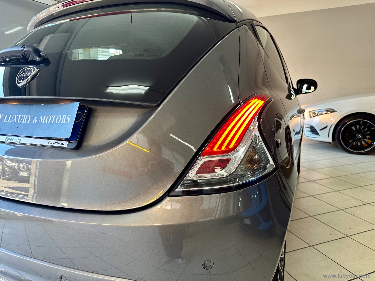 Ypsilon 1.2 69 CV 5p. Gold EURO 6 - immagine 15