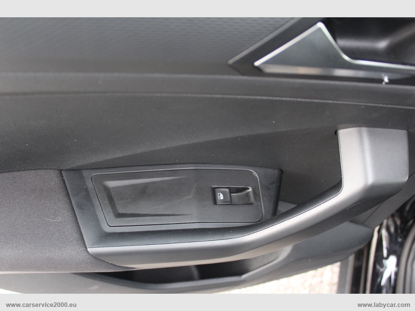 T-Roc 2.0 TDI SCR 150 CV DSG Life - immagine 15