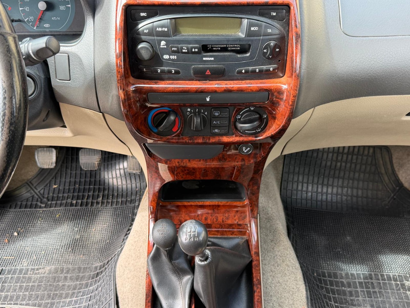 Terrano II 2.7 Tdi 5p. Elegance TRAINO 28Q.LI-NEOPATENTATI - immagine 15