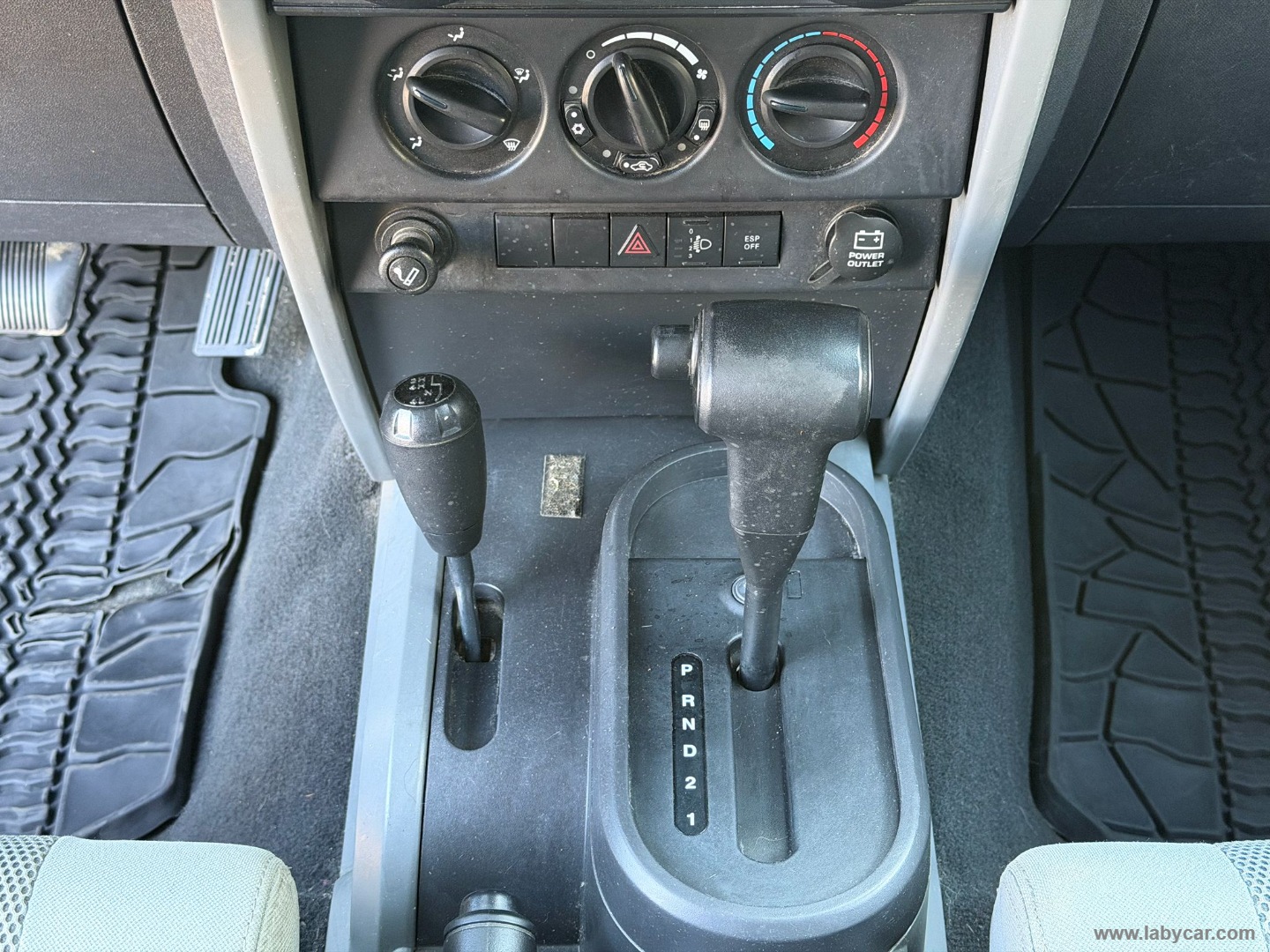 Wrangler 2.8 CRD Sahara Auto 4X4–MOTORE NUOVO - immagine 15