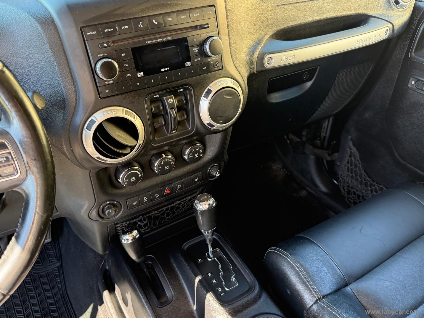 Wrangler Unlimited 2.8 CRD Sahara A. - immagine 15