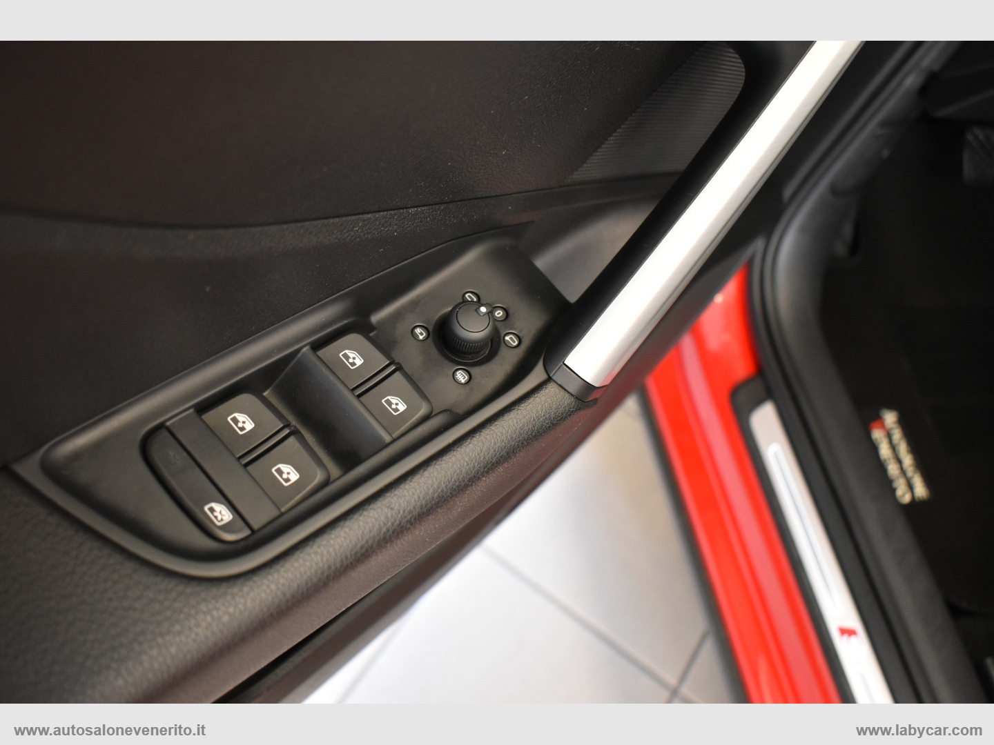 Q2 30 TDI S tronic Identity Black - immagine 15