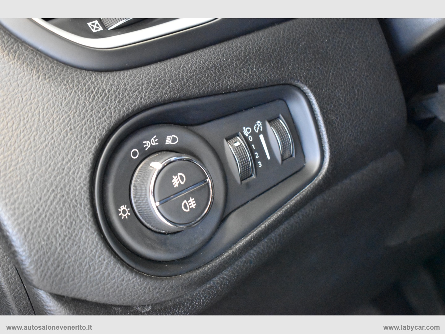 Renegade 1.6 Mjt 120CV Limited - immagine 15