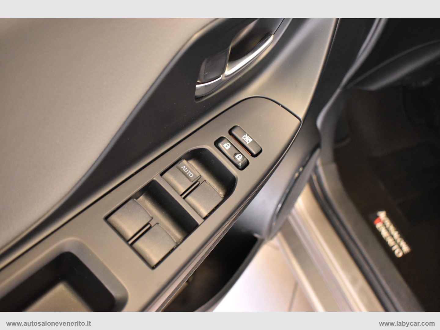 Yaris 1.5 Hybrid 5p. Active - immagine 15