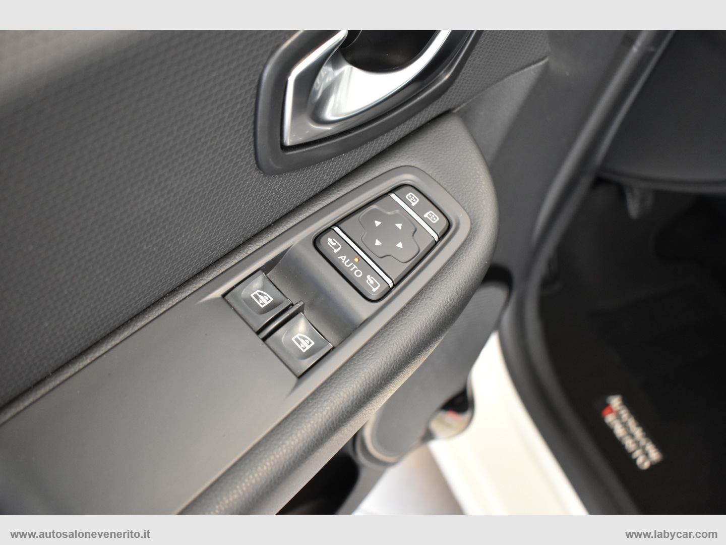 Clio dCi 8V 75 CV S&S 5p. Energy Intens - immagine 15