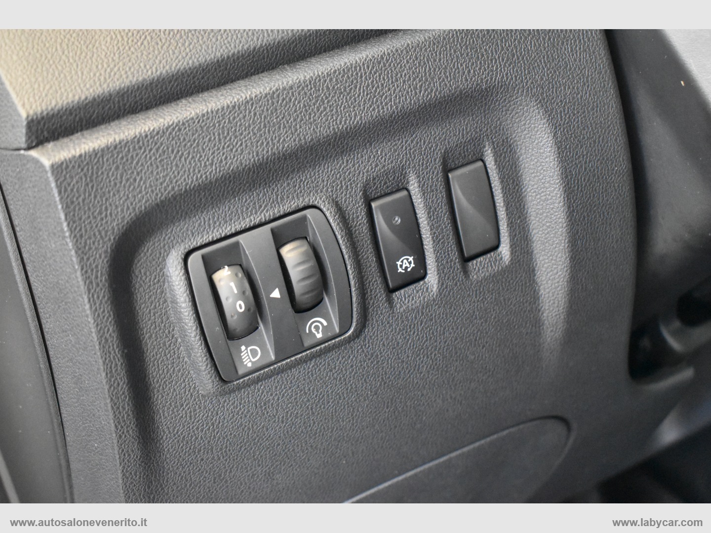 Captur TCe 12V 90 CV S&S Energy Intens - immagine 15