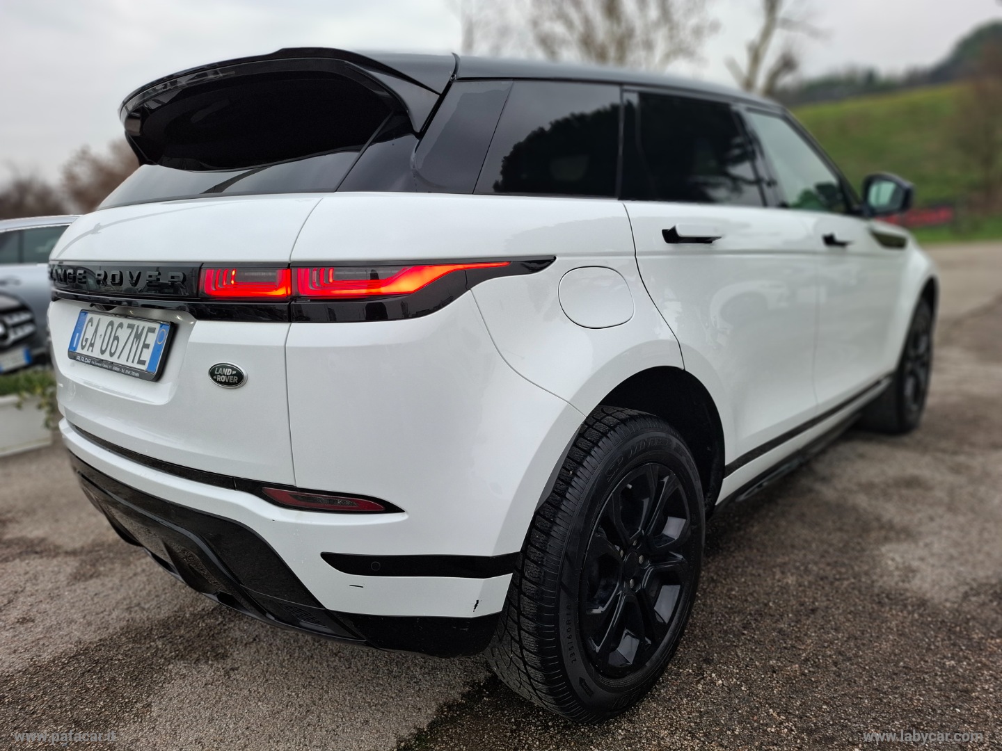 RR Evoque 2.0D L.Flw 150 CV R-Dynamic S - immagine 15