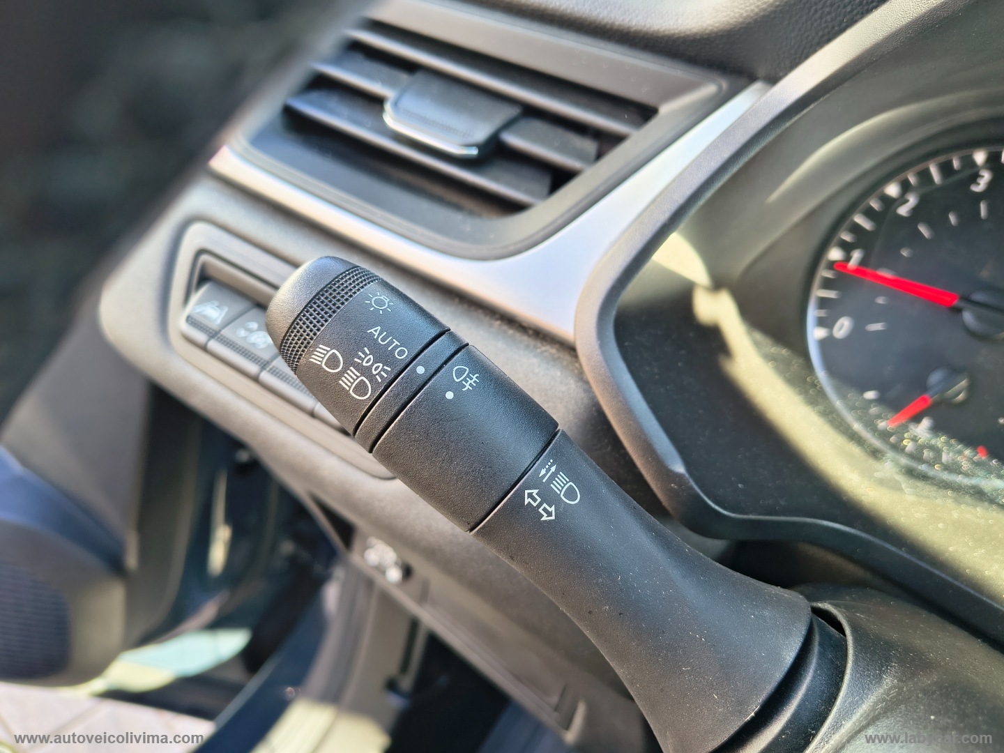 Captur TCe 12V 100 CV GPL Zen - immagine 15