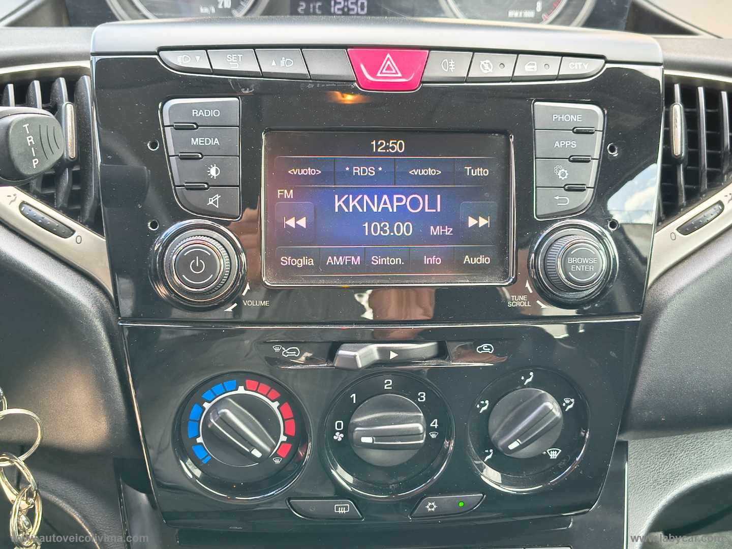 Ypsilon 1.2 69 CV 5p. S&S Gold - immagine 15