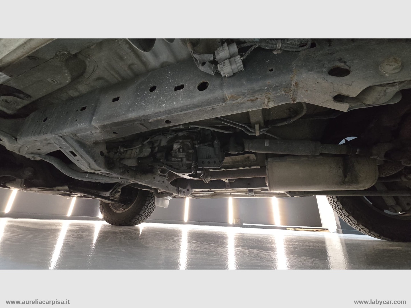 Land Cruiser 3.0 D-4D 16V 3p. aut. Exec. - immagine 15