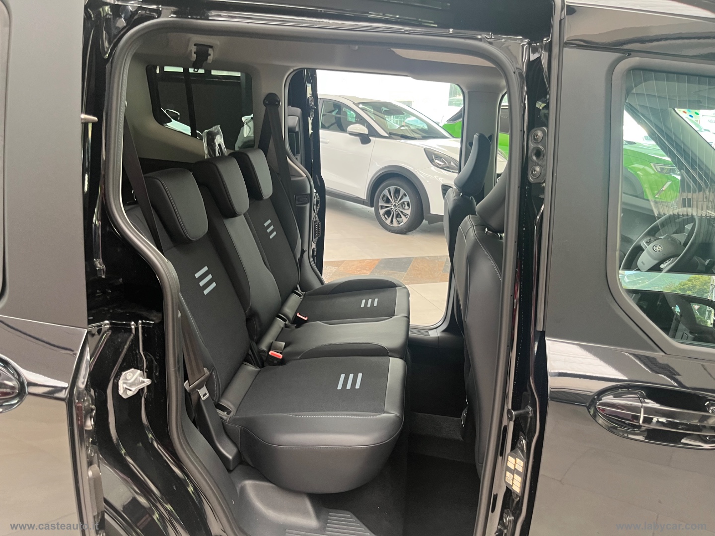 Tourneo Courier 1.0 EcoBoost Active - immagine 15
