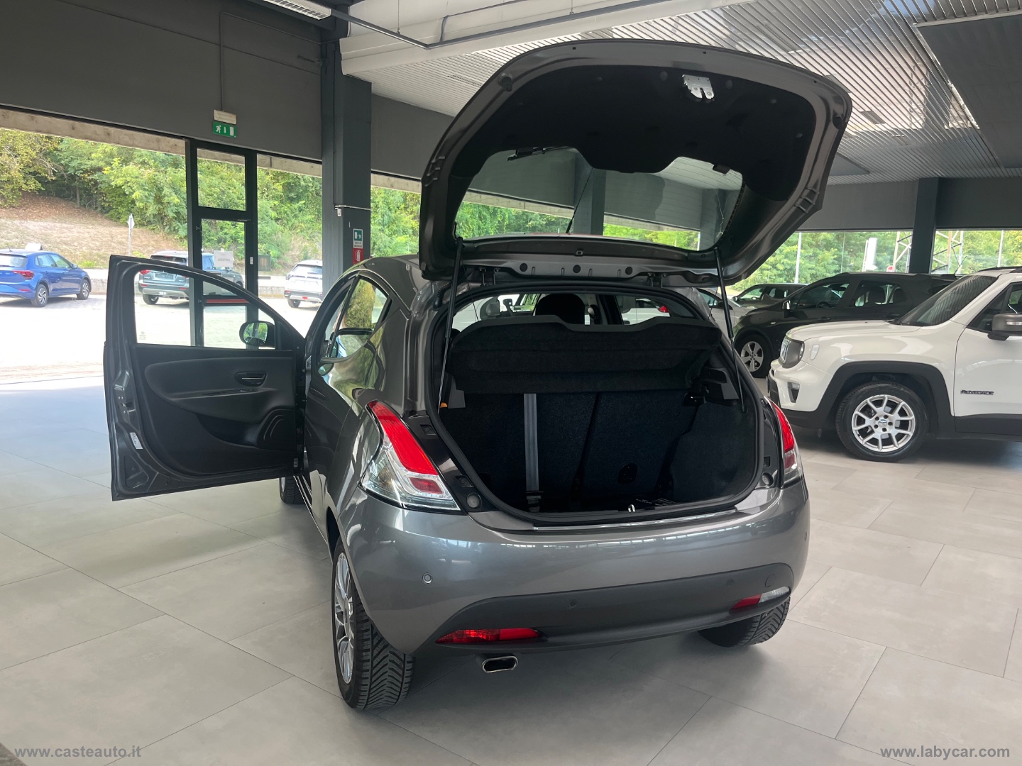 Ypsilon 1.2 69 CV 5p. Gold CON 56900 KM - immagine 15
