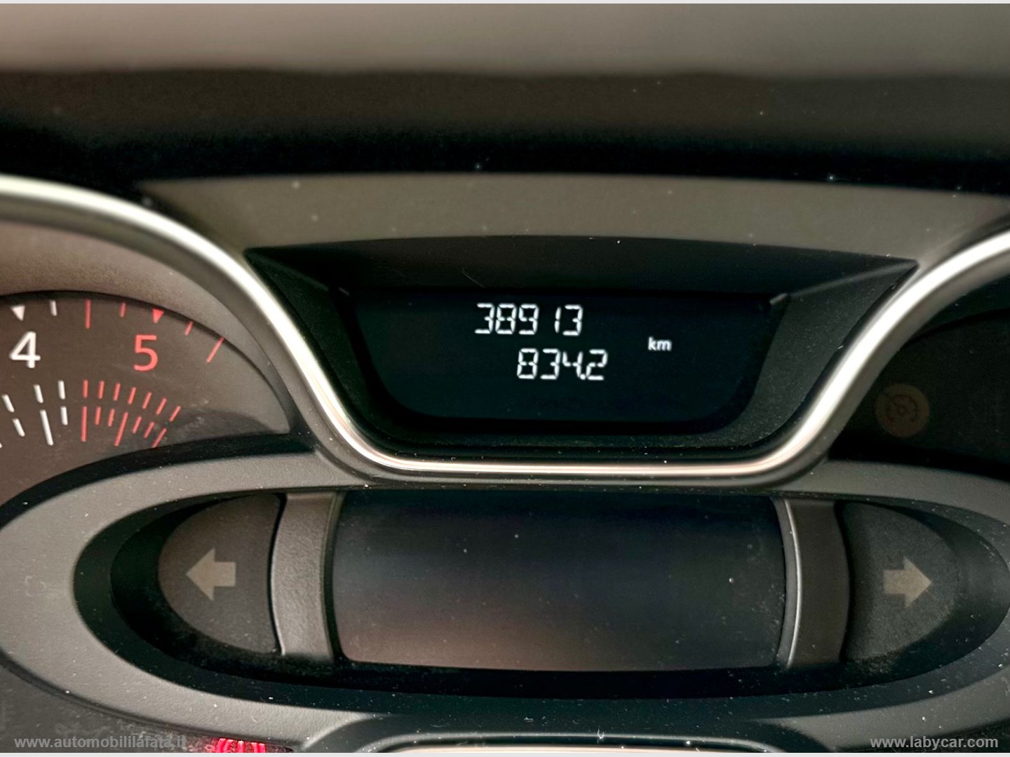 Captur dCi 8V 110 CV S&S Energy Zen DIESEL 39.000 KM - immagine 15
