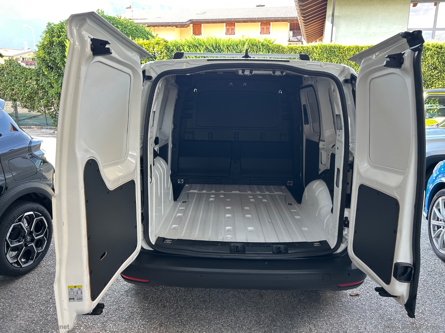 Caddy 2.0 TDI 122CV 4M Furgone Business 4X4 - immagine 15
