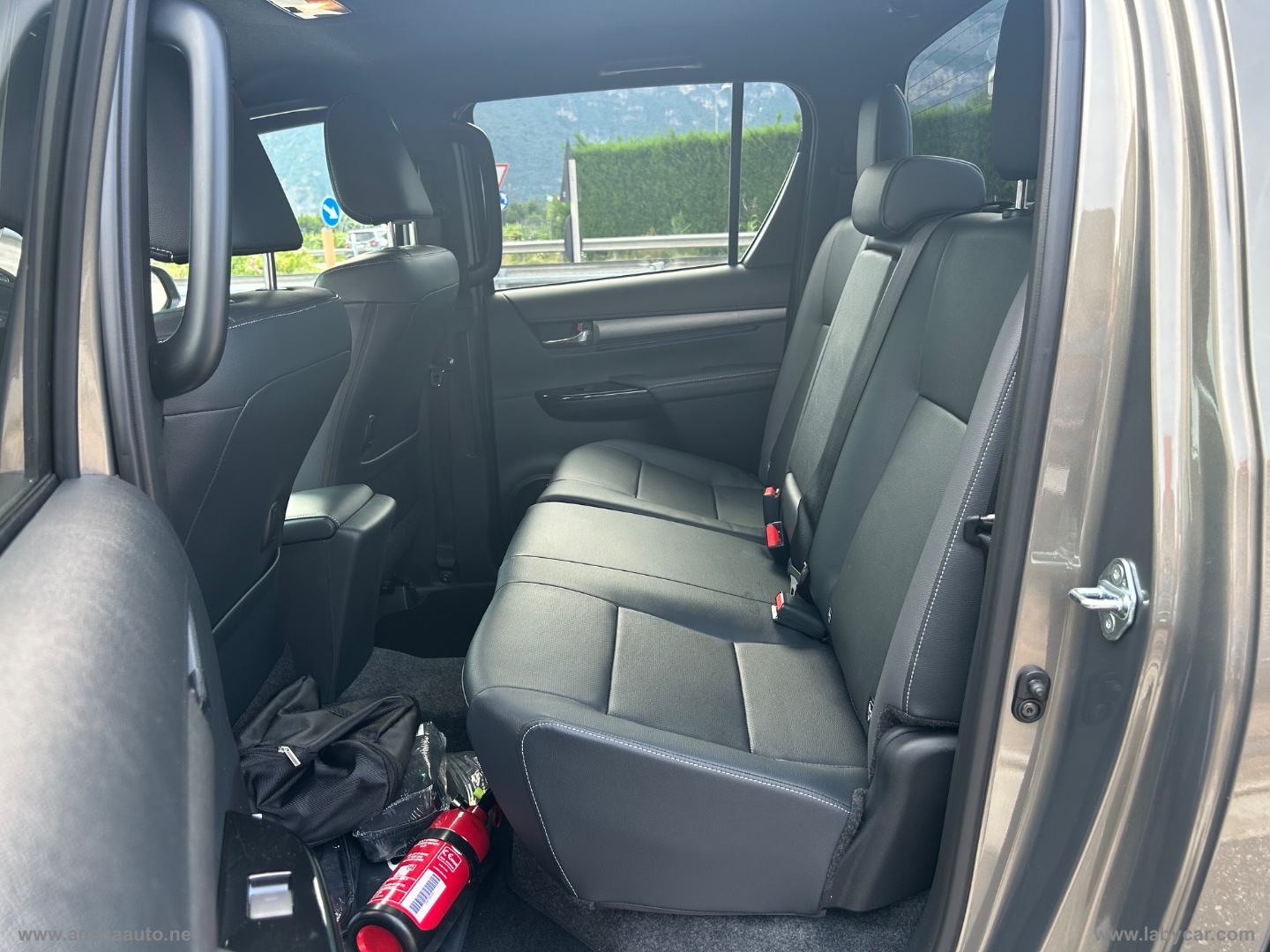 Hilux 2.8 D-4D 48V A/T 4WD DC Invincible - immagine 15