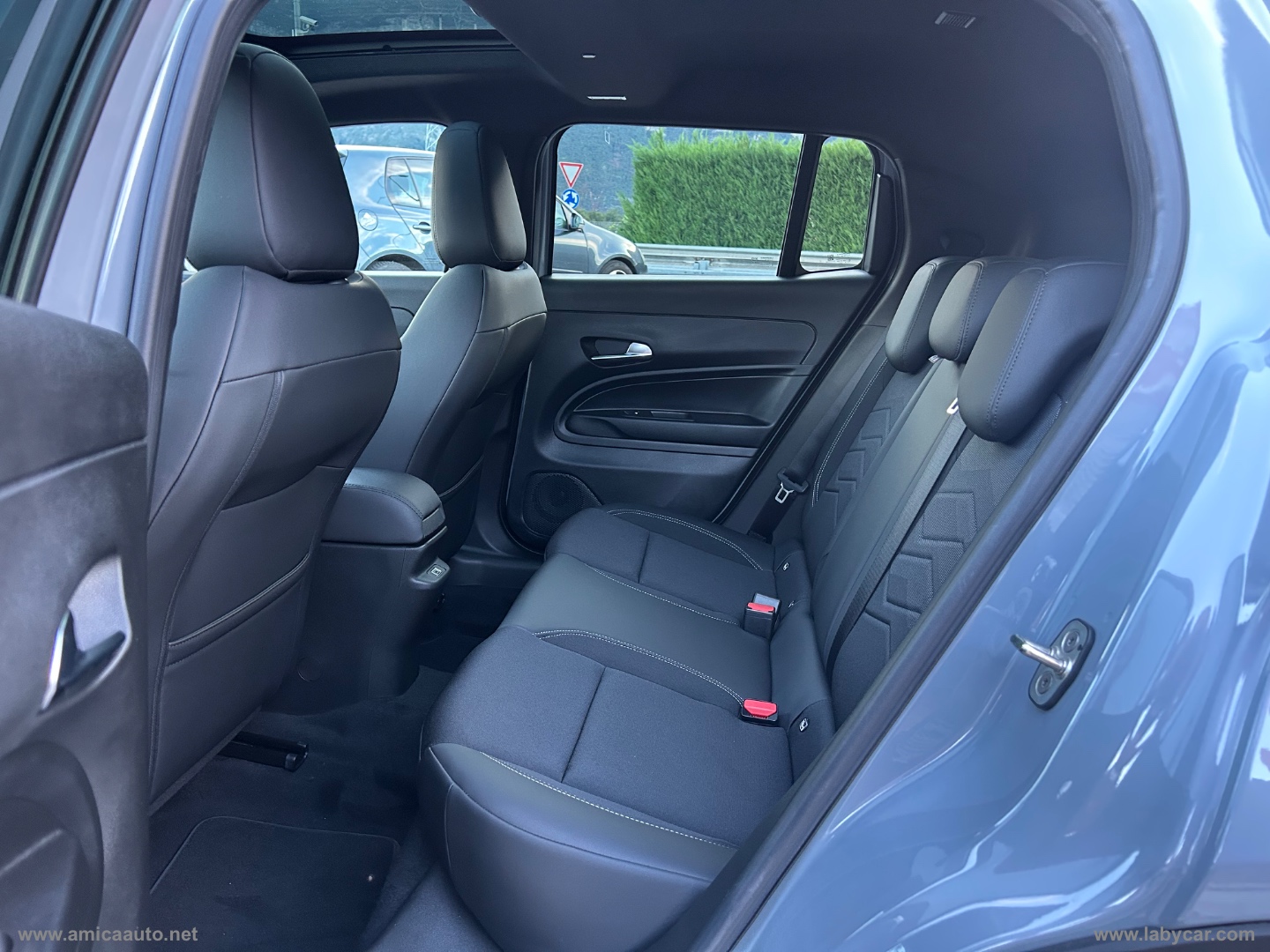 Avenger 1.2 Turbo 110CV e-Hybr. Summit VERNICE BICOLORE GRIGIO STORM/TETTO NERO - immagine 15