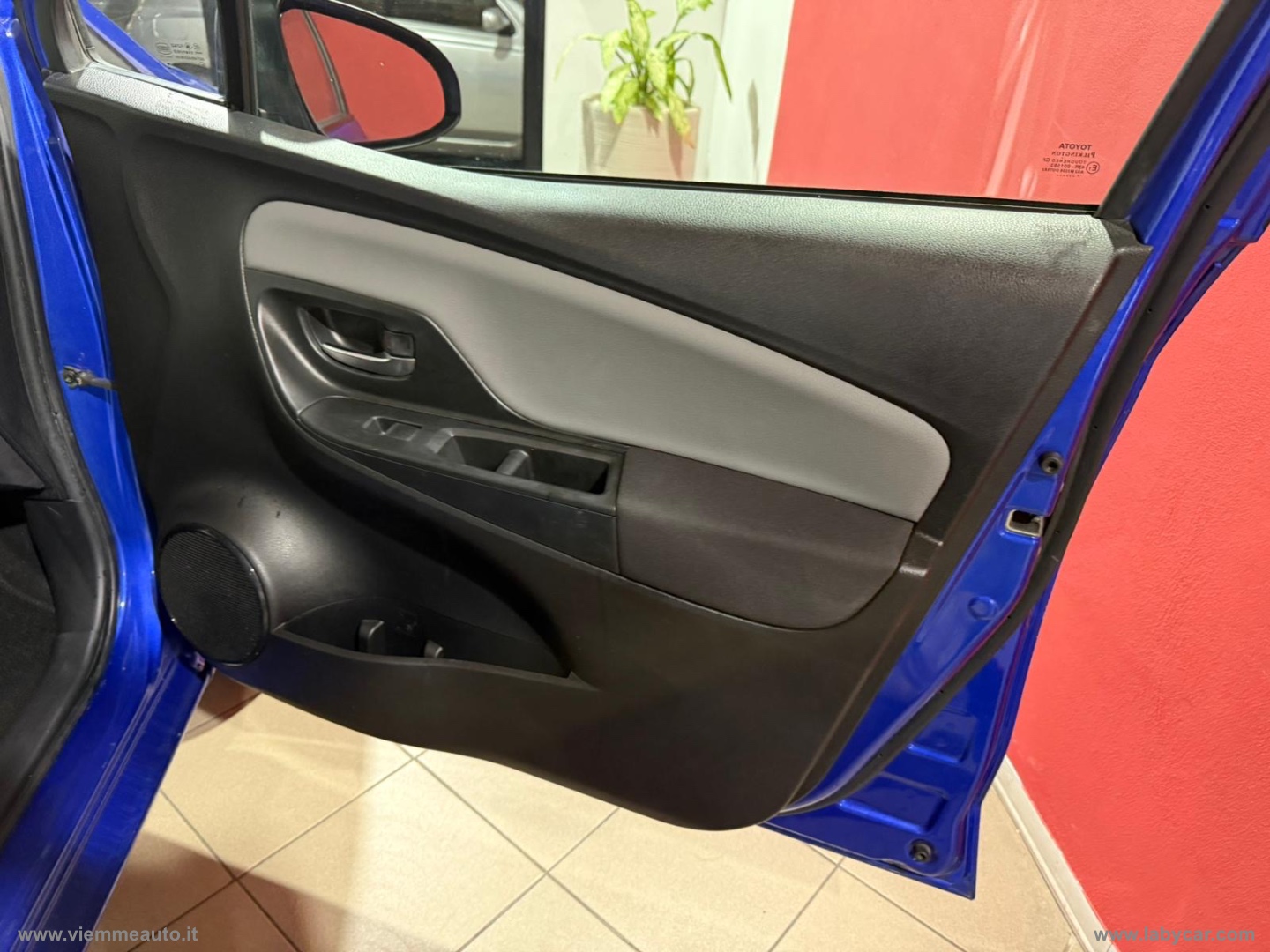 Yaris 1.5 5p. Lounge - immagine 15
