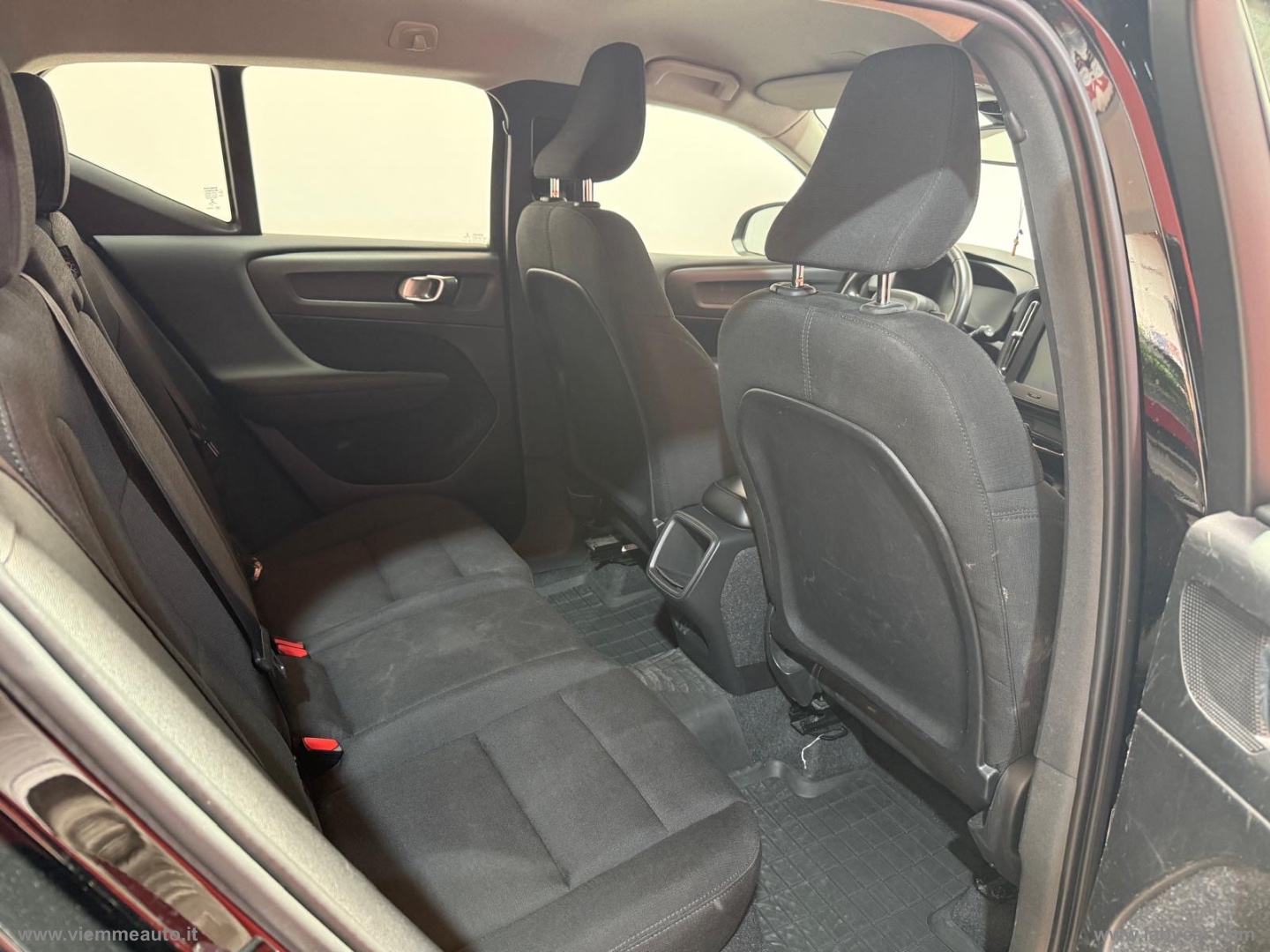 XC40 D3 R-design - immagine 15