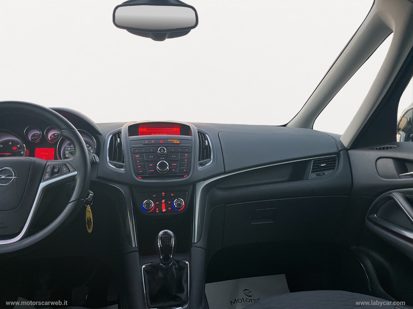 Zafira Tourer 2.0 CDTi 130 CV Cosmo 7 POSTI - immagine 15