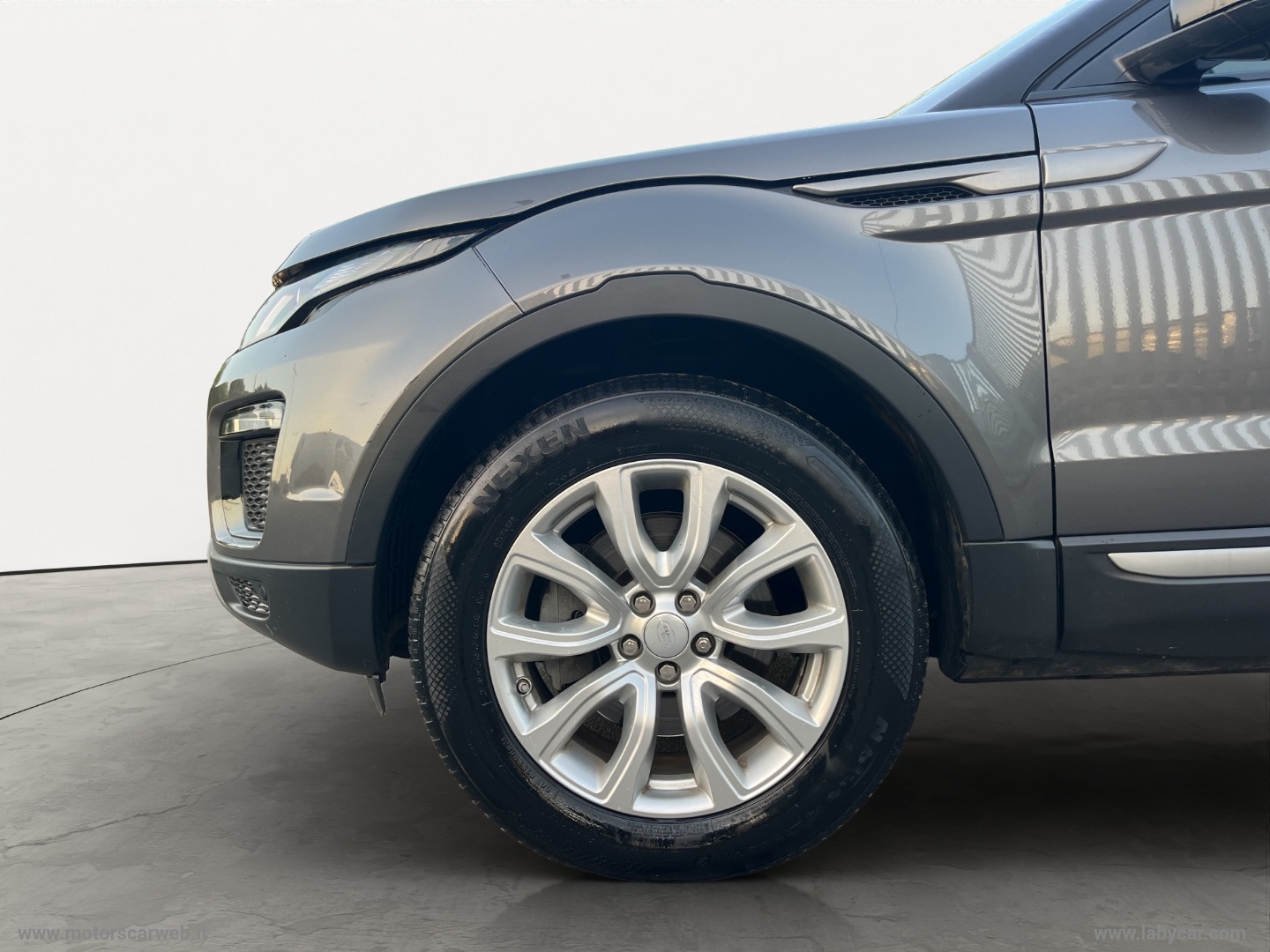 RR Evoque 2.0 TD4 150 CV 5p. Bs Ed. SE - immagine 15