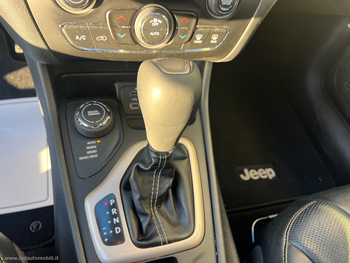 Cherokee 2.0 Mjt II 170 CV 4WD AD.I Lim. SOLO KM.127000 - immagine 15