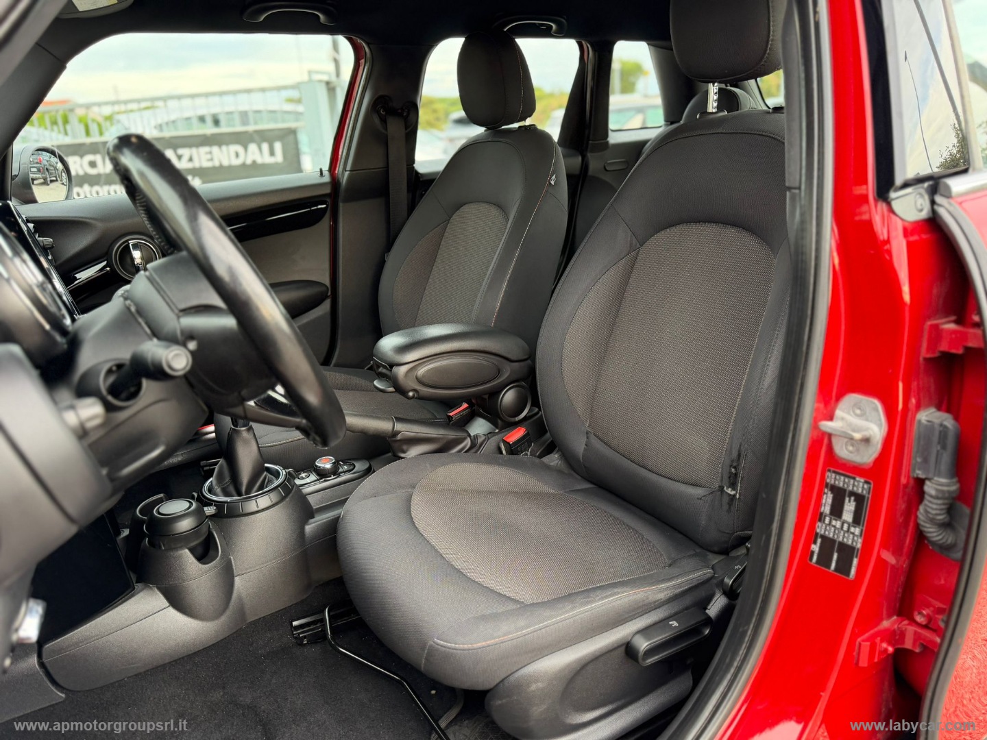 Mini Cooper D Business XL - immagine 15