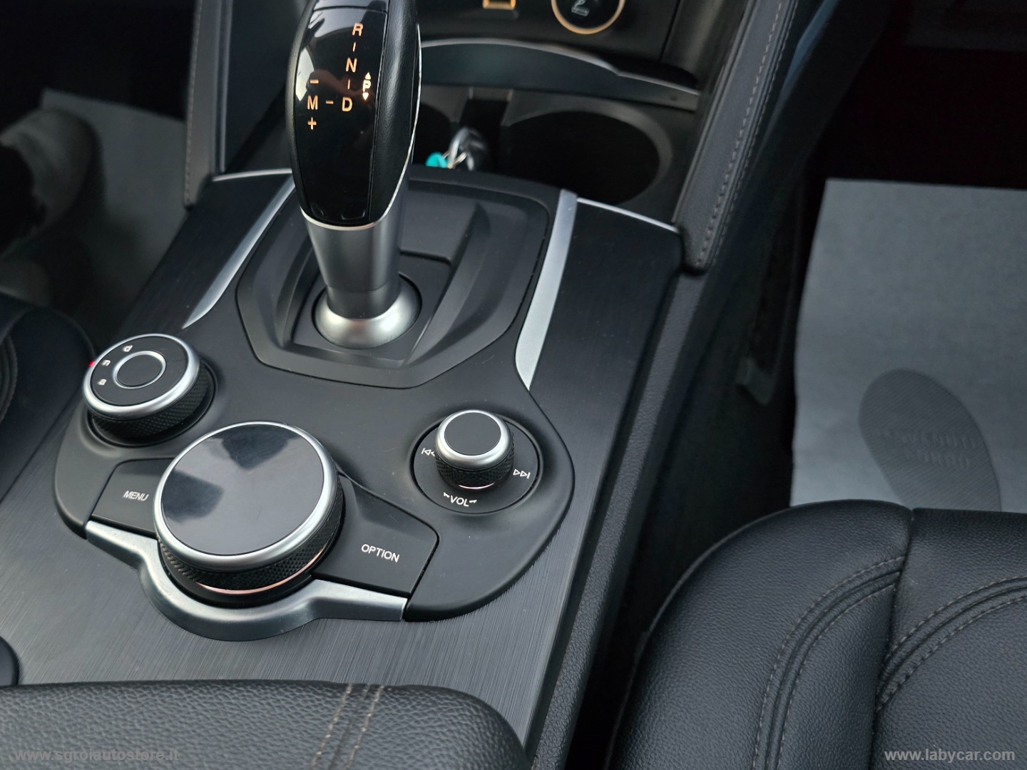 Stelvio 2.2 T.diesel 210 CV AT8 Q4 Exec. - immagine 15