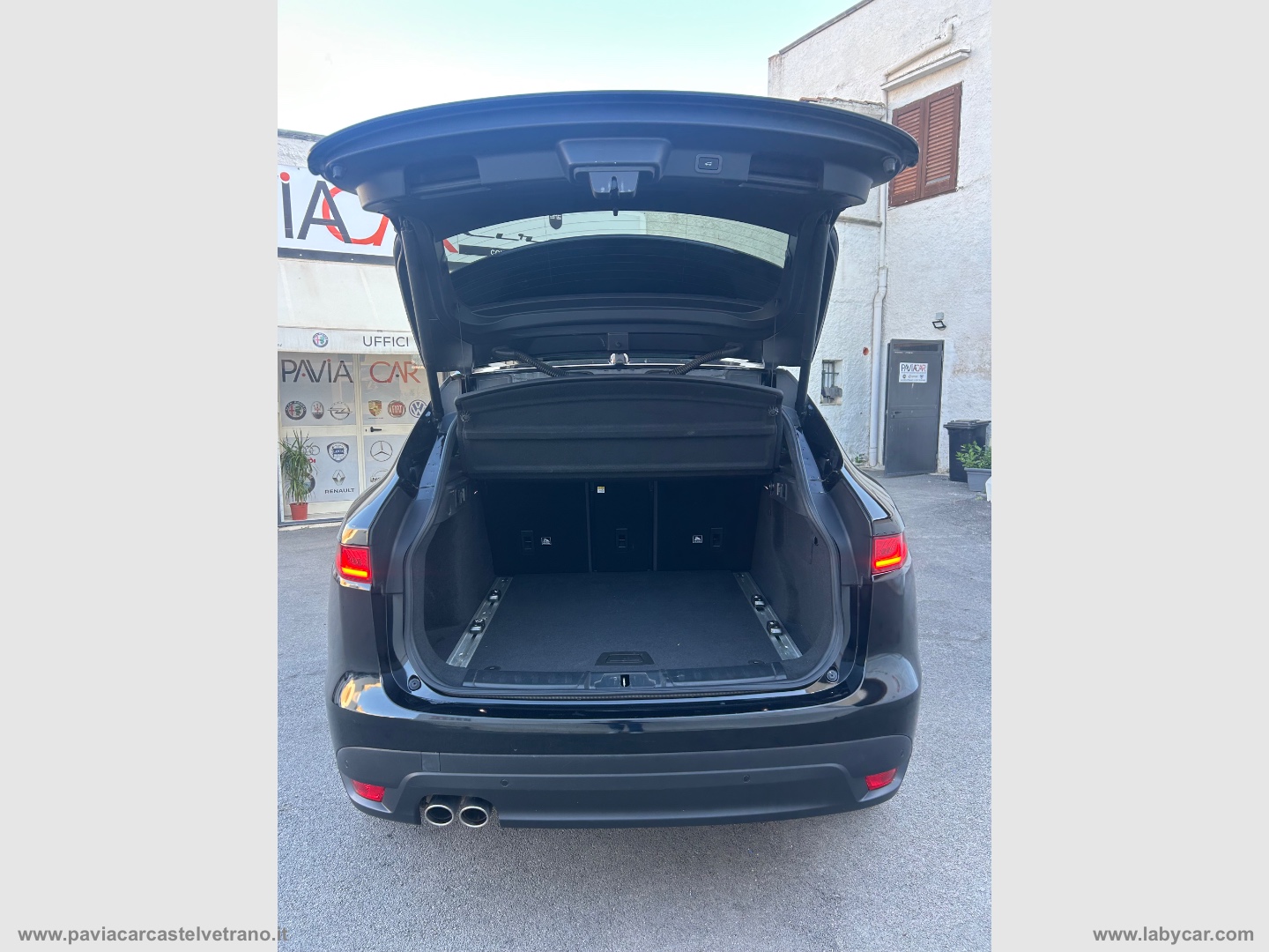 F-Pace 2.0 D 180 CV AWD aut. R-Sport - immagine 15