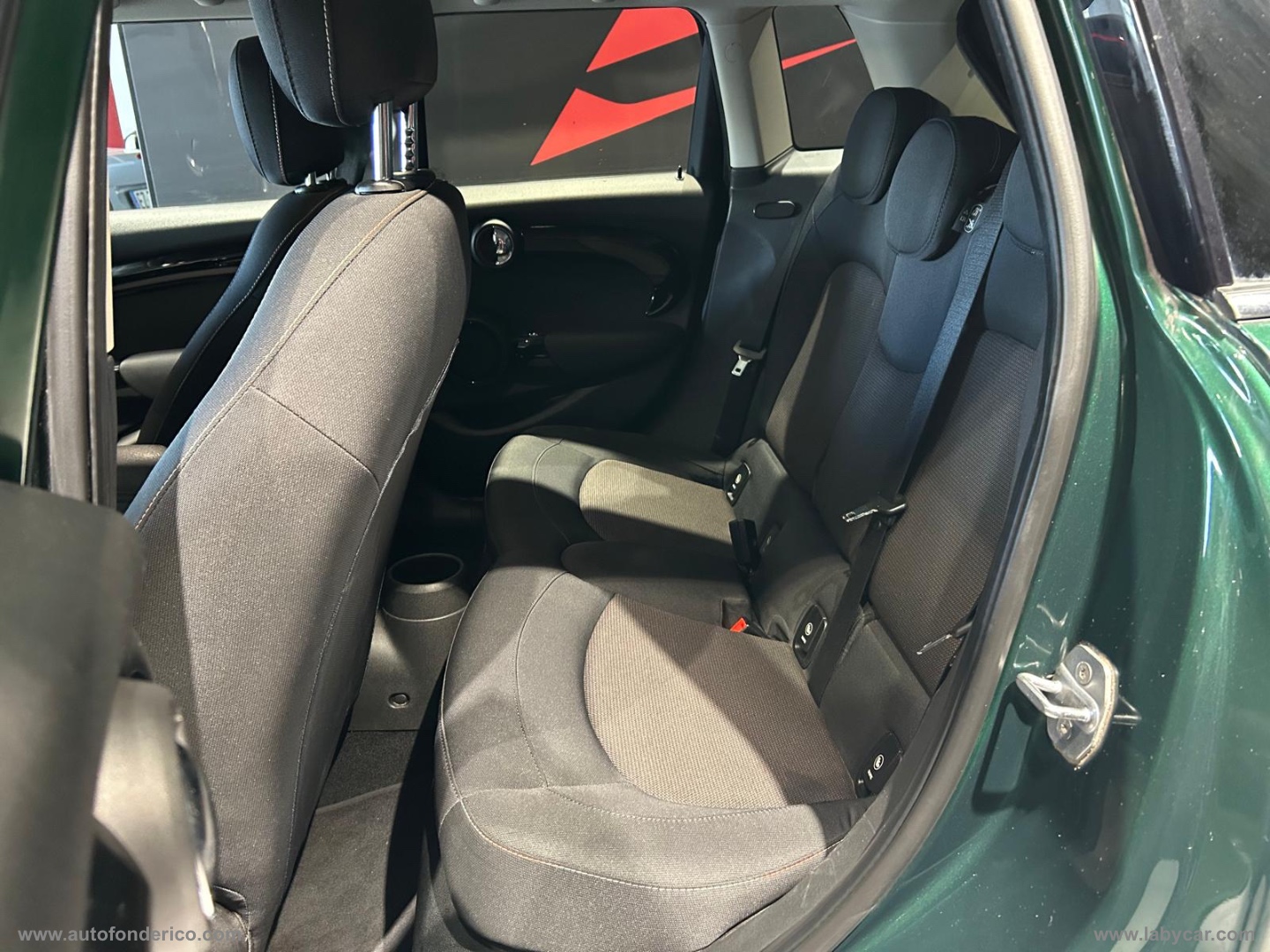 Mini Cooper D 5 porte - immagine 15