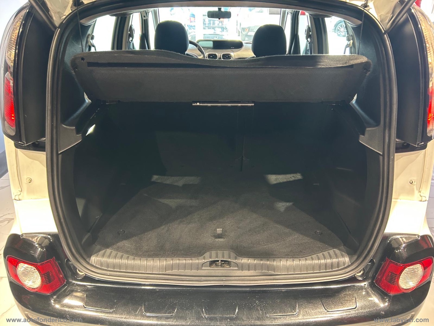 C3 Picasso 1.6 HDi 90 Exclusive - immagine 15