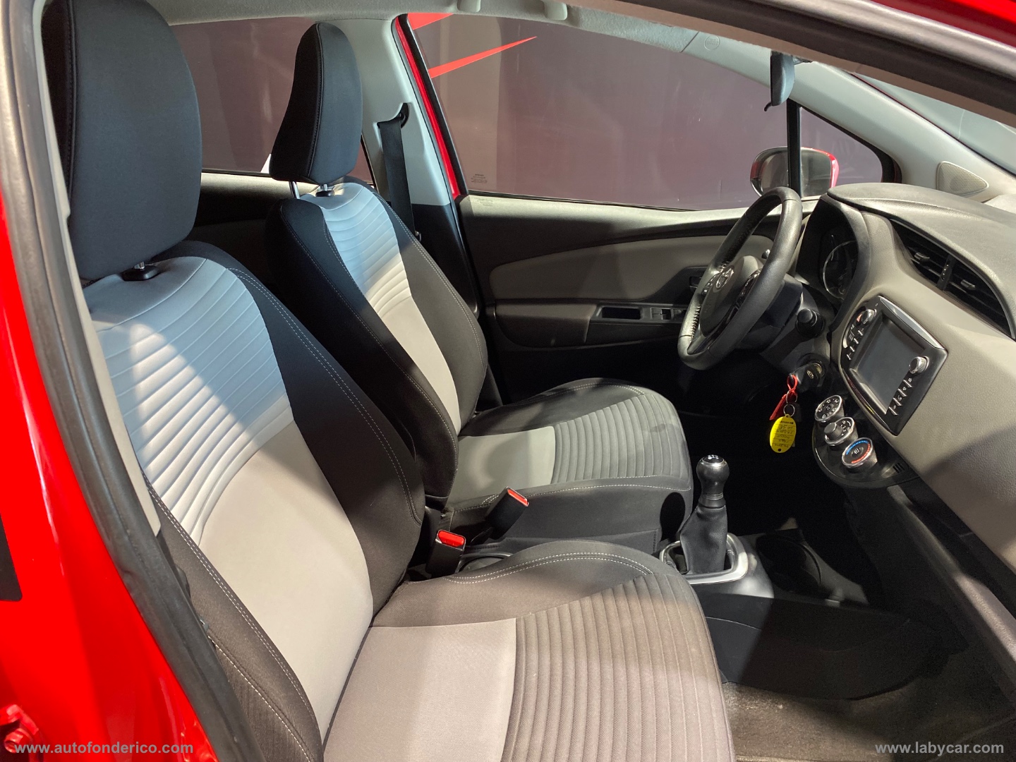 Yaris 1.0 72 CV 5p. Lounge - immagine 15