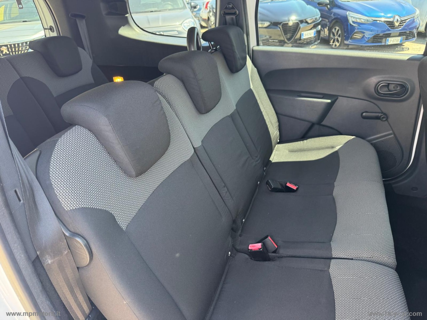 LODGY AMBIANCE 7 POSTI 1.6 100CV GPL - immagine 15