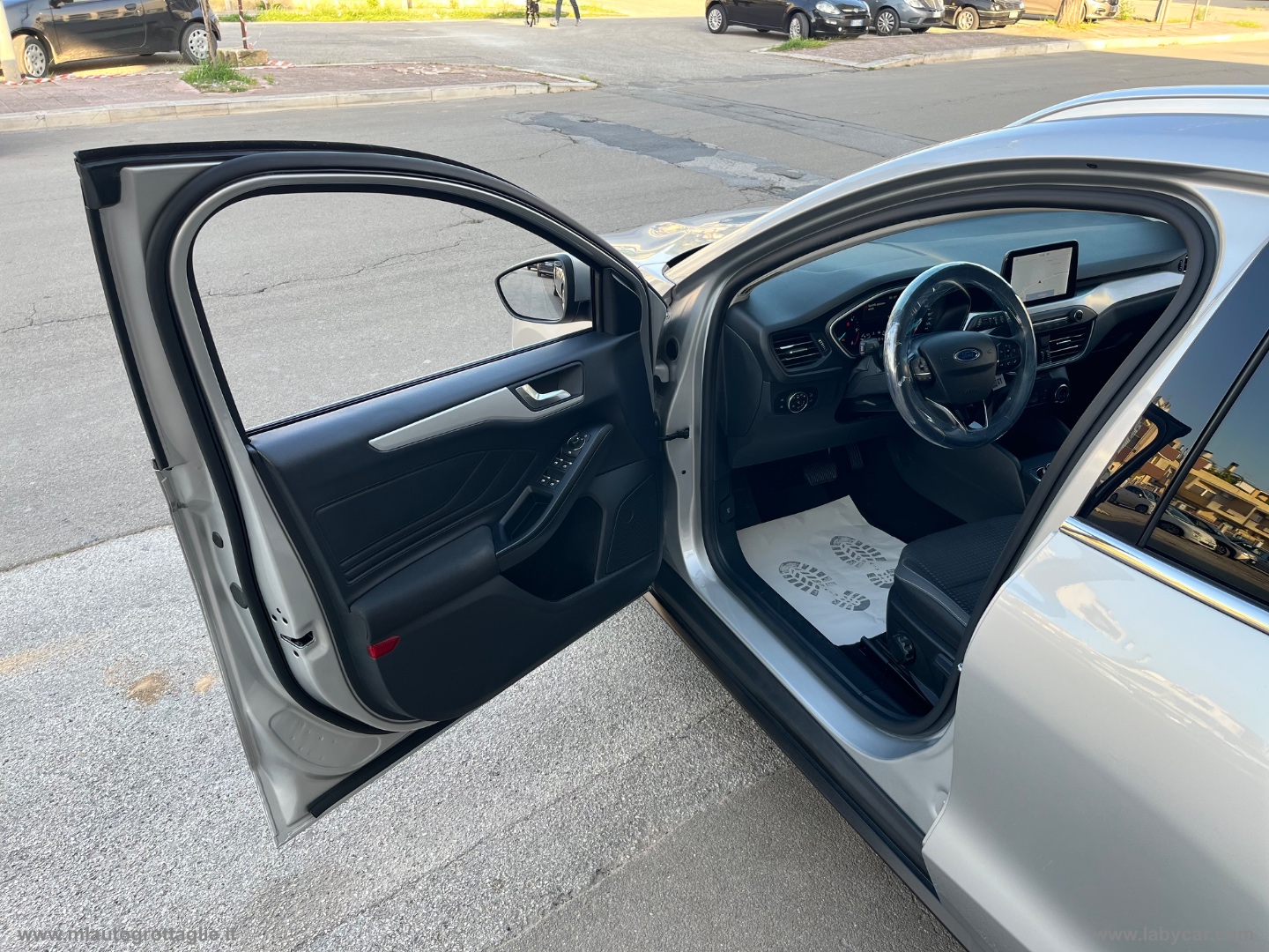 Focus 1.5 EcoBlue 120CV aut. SW Business - immagine 15
