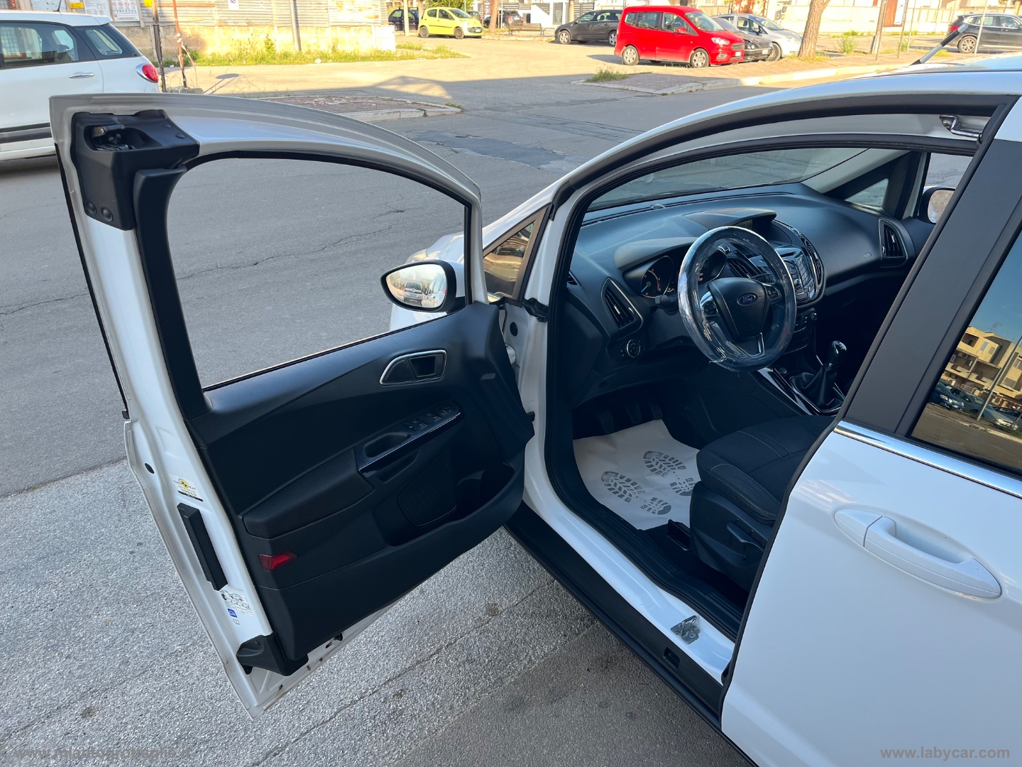 B-Max 1.5 TDCi 75 CV Titanium X - immagine 15