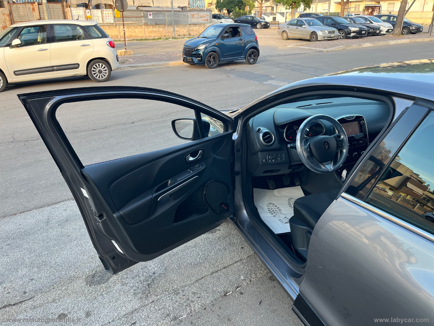 Clio 1.2 75 CV GPL 5p. Costume National - immagine 15