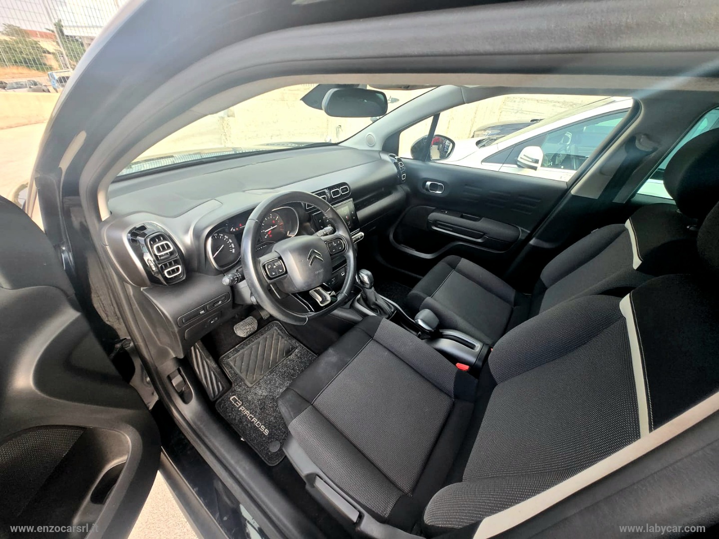 C3 Aircross BlueHDi 120 S&S EAT6 Shine 2020 - immagine 15