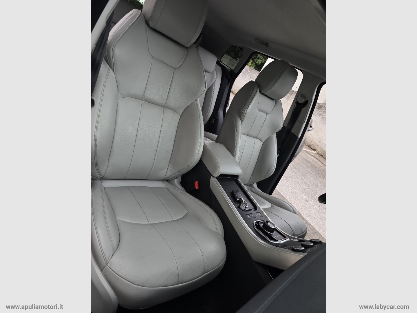RR Evoque 2.0 TD4 150 CV 5p. Bs Ed. Pure - immagine 15