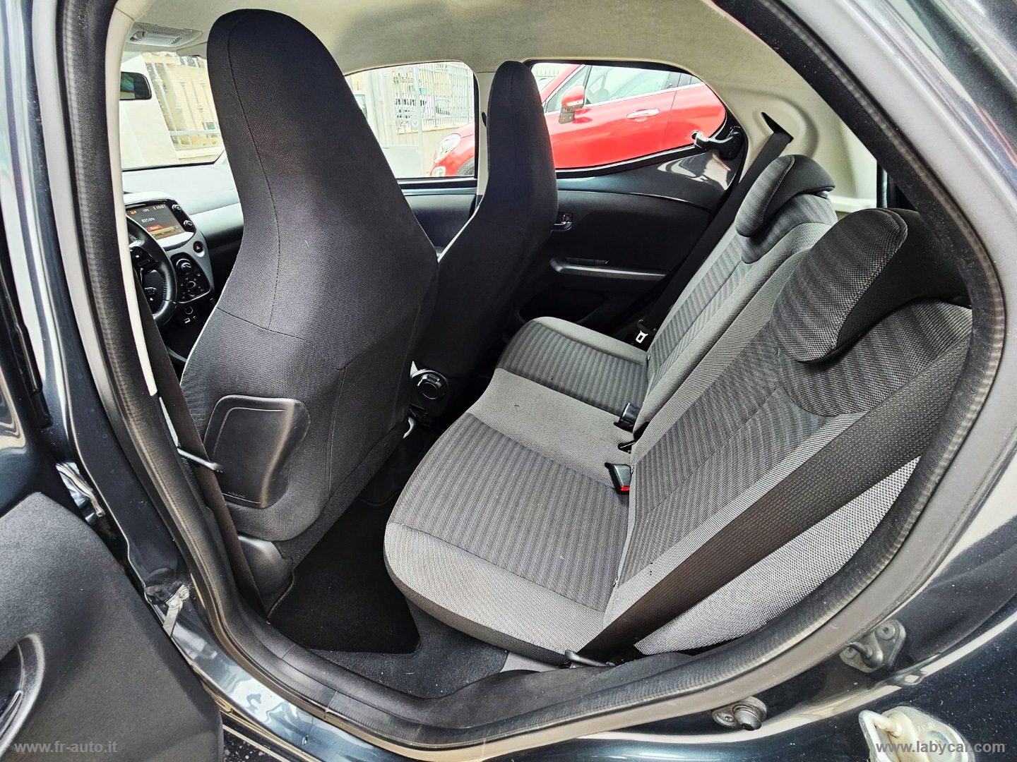 Aygo 1.0 VVT-i 72 CV 5p. x-cite - immagine 15