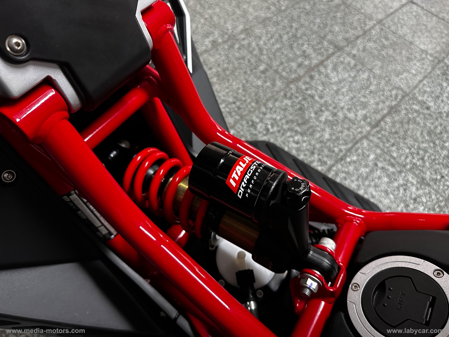 DRAGSTER 125 TRICOLORE - immagine 15