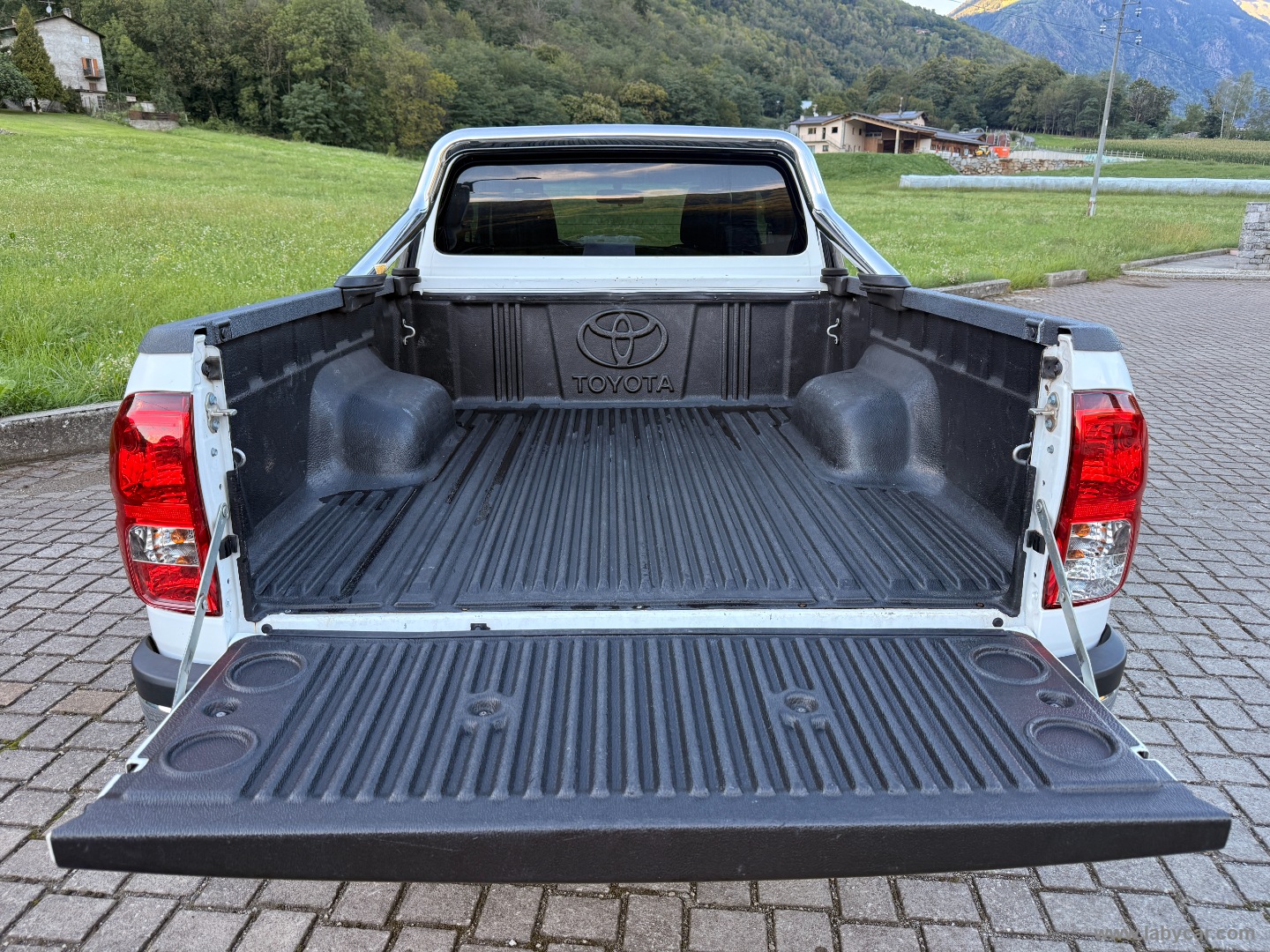 Hilux 2.4 D-4D 4WD 2p. EXTRA CAB CAMERA SENS PARK - immagine 15