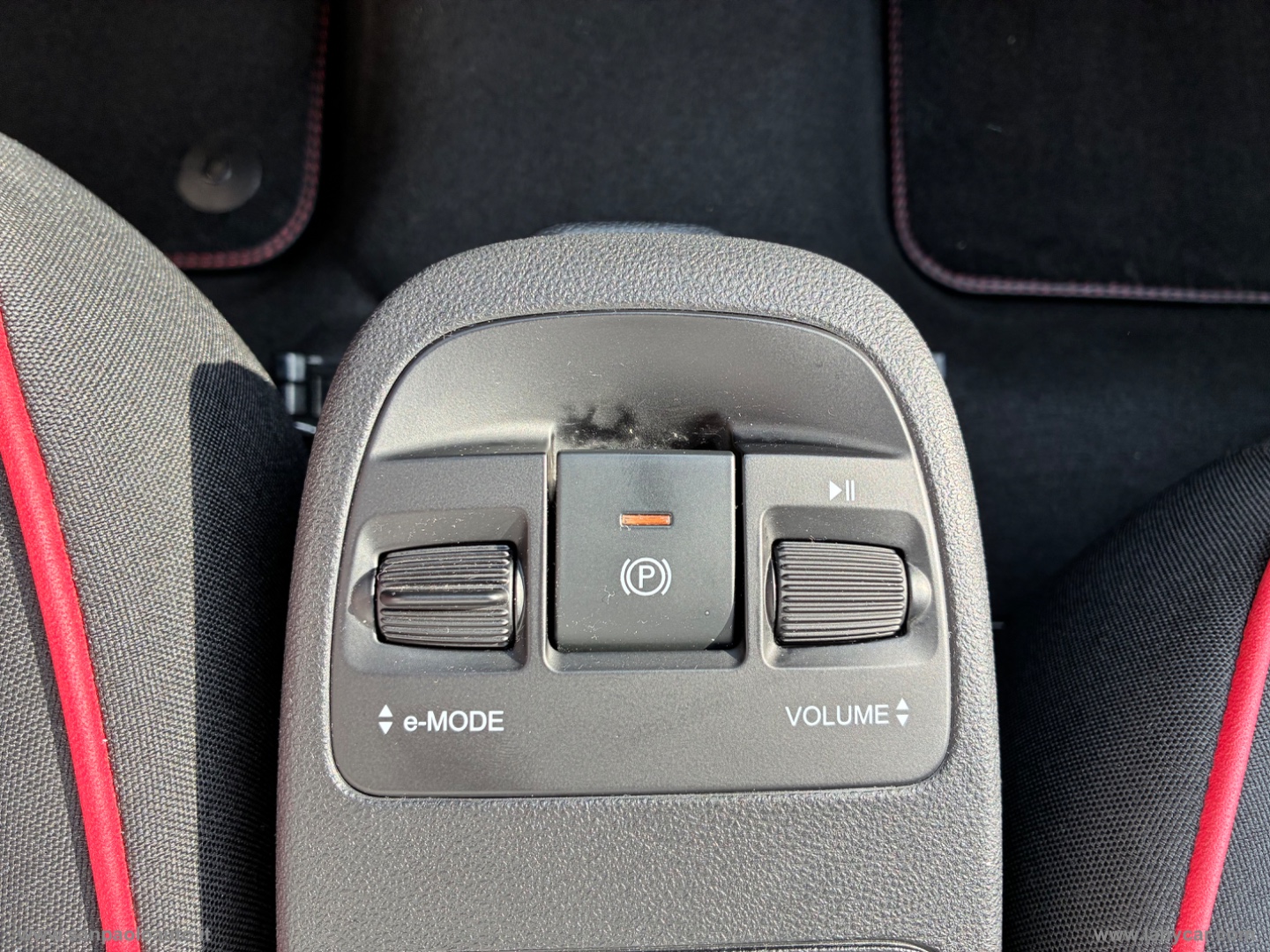 500 Red Berlina 23,65 kWh - immagine 15