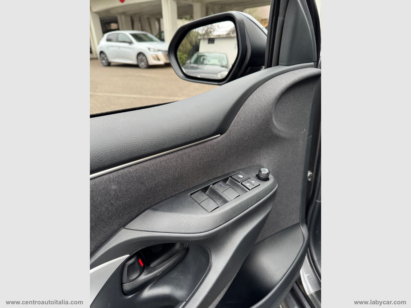 Mazda2 Hybrid 1.5 VVT Pure - immagine 15