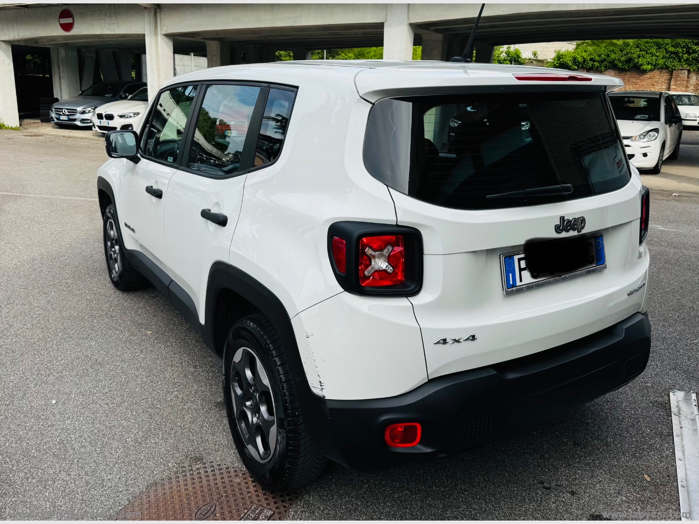 Renegade 2.0 Mjt 4WD Active Drive Sport - immagine 15