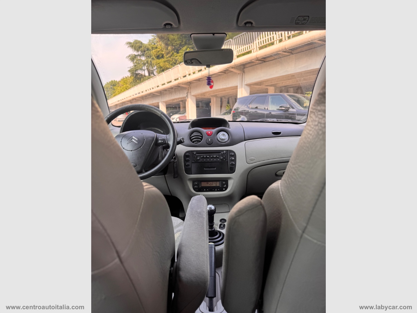 C3 1.4 HDi 70CV Exclusive - immagine 15