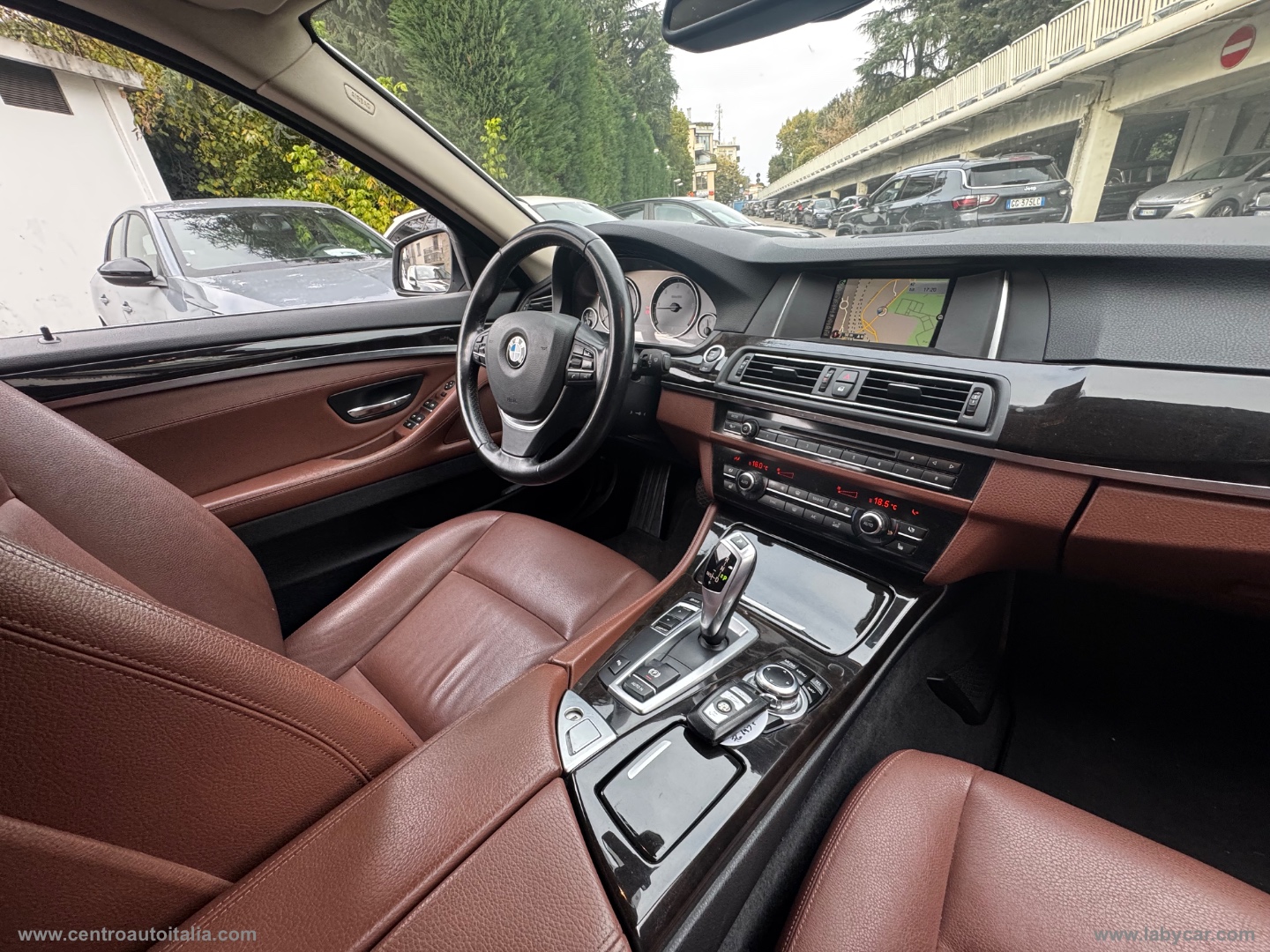 520d xDrive Touring - immagine 15