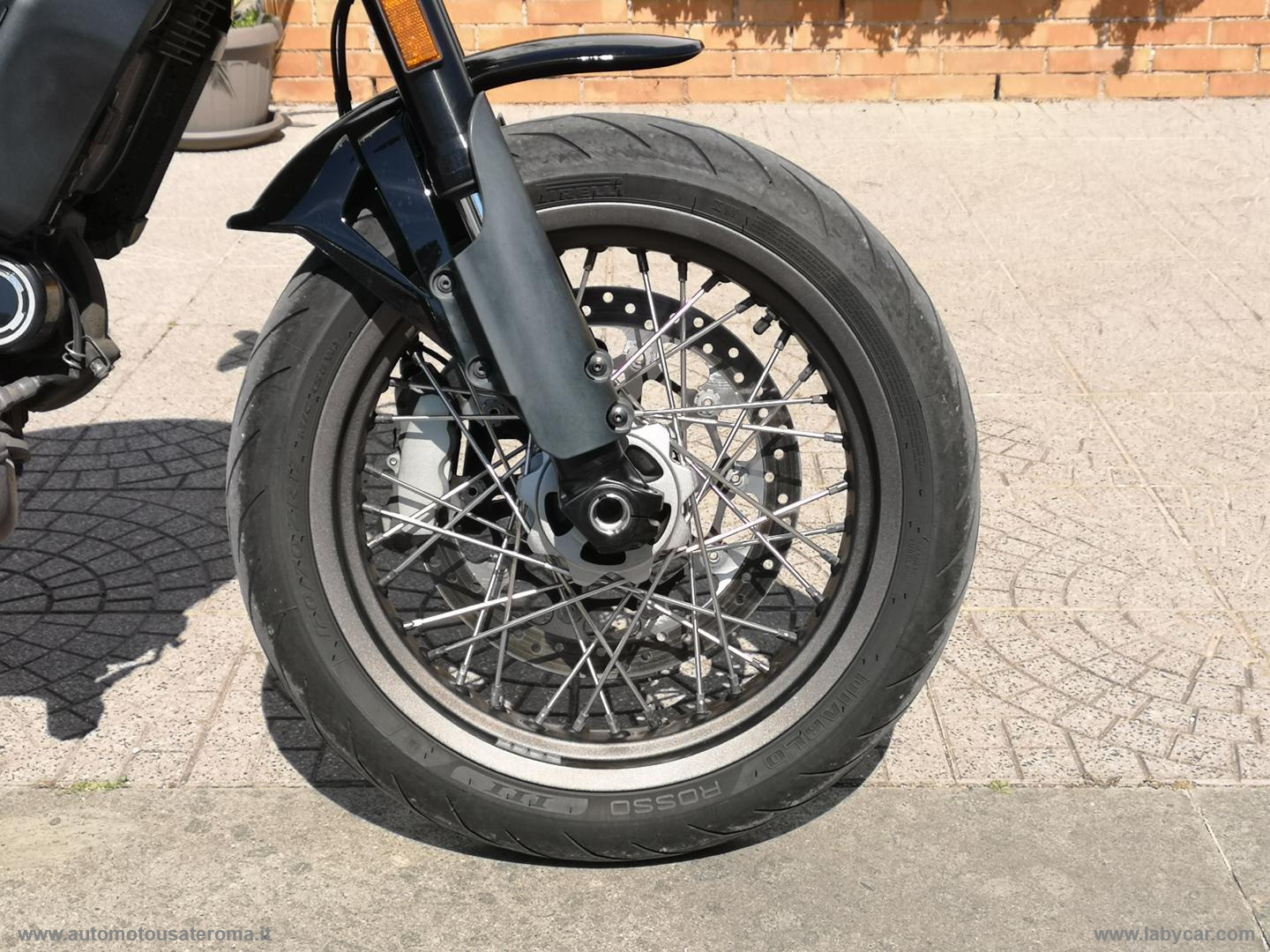 Scrambler 800 URBAN MOTARD PROMO WEB - immagine 15